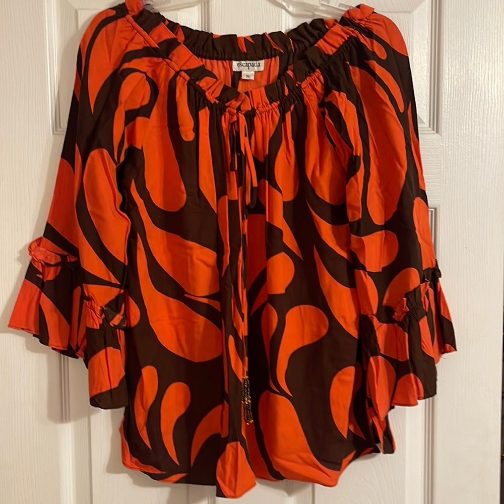 Escapade 3/4 sleeve top. Size M.